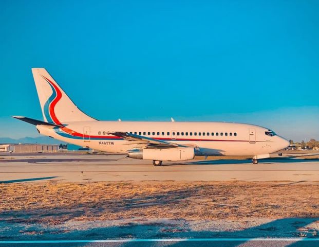 Boeing 737-200 (N467TW) - Taken at Long Beach Daugherty Airport in Long Beach, CA. Raw photo taken right before sunset on September 28, 2024 