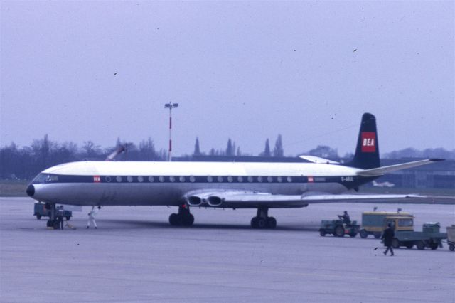 G-ARJL — - de Havilland DH 106 Comet 4B - April 1969 at Düsseldorf