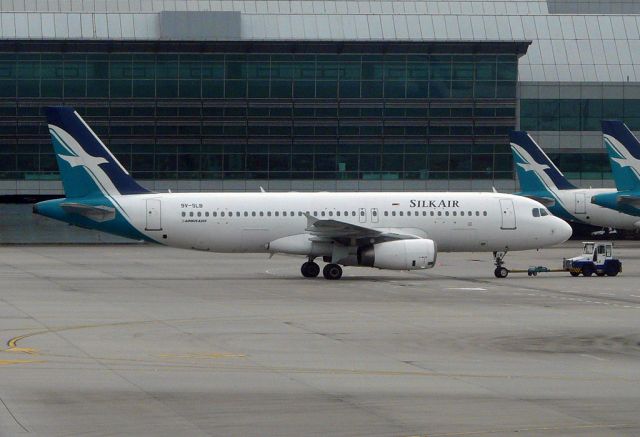 Airbus A320 (9V-SLB)