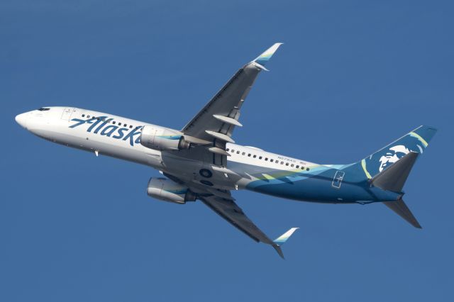 Boeing 737-800 (N579AS)