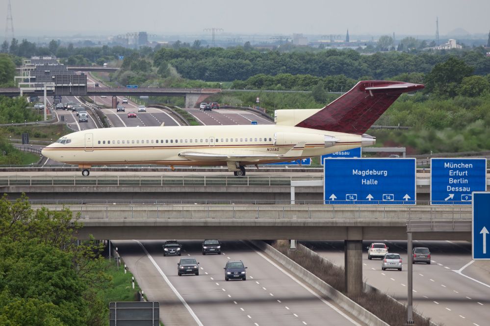 Boeing 727-100 (N311AG)