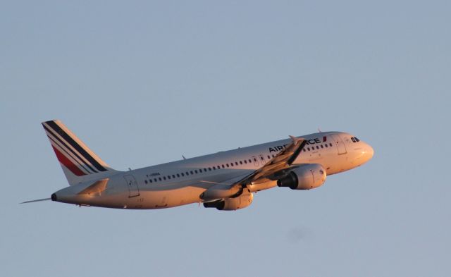 Bombardier CRJ-1000 (F-HBNA)