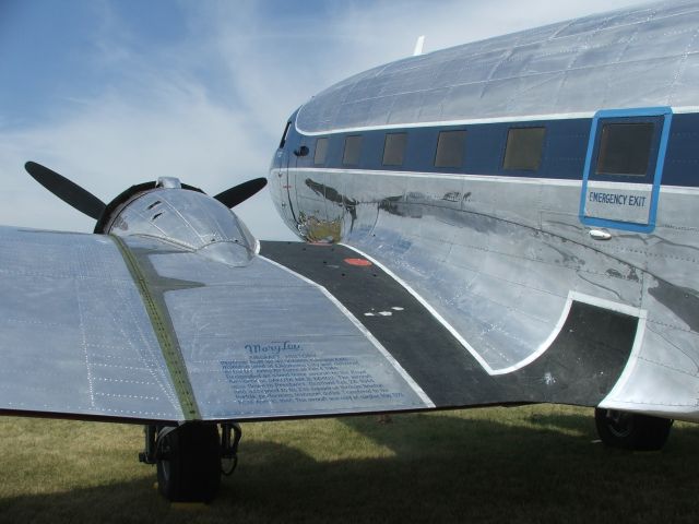 — — - DC-3 Mary Lou at EAA 2006