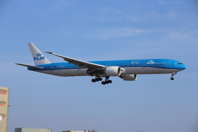 BOEING 777-300ER (PH-BVU)