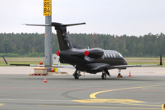 Embraer Phenom 300 (D-CLIF)