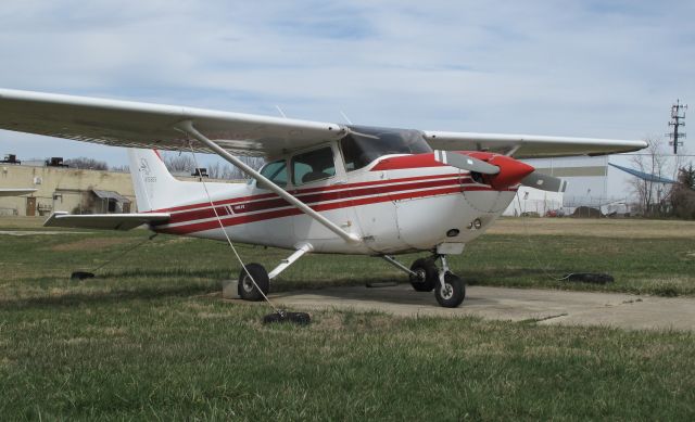 Cessna Skyhawk (N758ES)