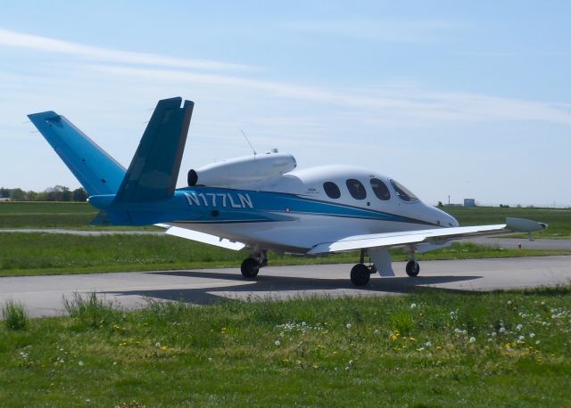 Cirrus Vision SF50 (N177LN)