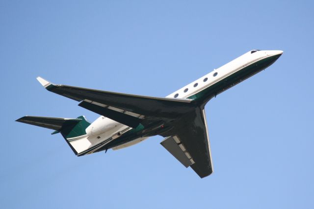 Gulfstream Aerospace Gulfstream V (N85V) - Gulfstream V (N85V) departs Sarasota-Bradenton International Airport