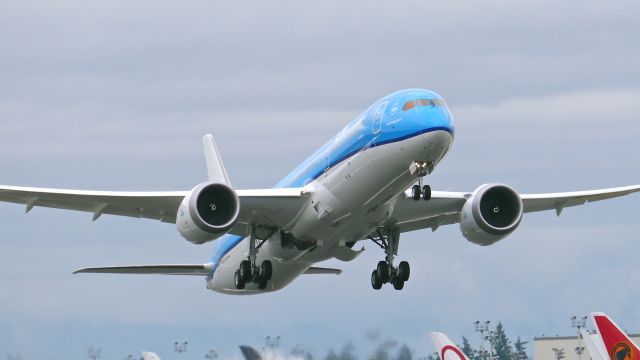 Boeing 787-9 Dreamliner (PH-BHI) - KLM7879 on rotation from Rwy 16R to begin its delivery flight to AMS/EHAM on 9/23/16. (ln 477 / cn 38755).