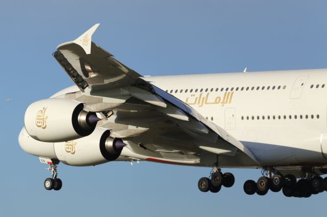 Airbus A380-800 (A6-EEN) - Approaching runway 027L, LHR.