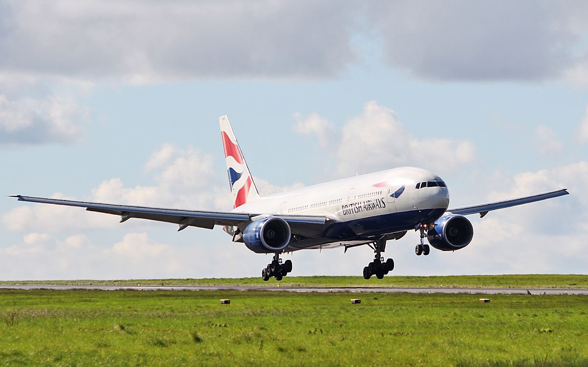 Boeing 777-200 (G-YMMC) - british airways b777-236er g-ymmc landing at shannon for wifi fitting 6/10/18.