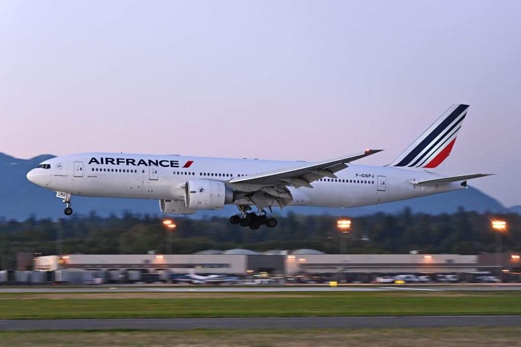 Boeing 777-200 (F-GSPJ)