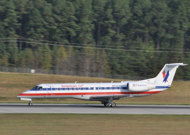 Embraer ERJ-135 (N722AE) - Landing Rwy 23R