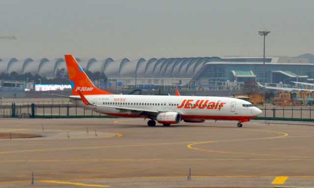 Boeing 737-800 (HL7213) - Jeju Air Boeing 737-86N(WL) HL7213 in Seoul 