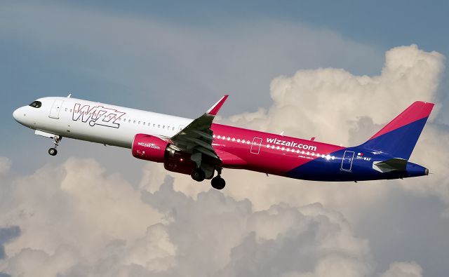 Airbus A321neo (9H-WAF)