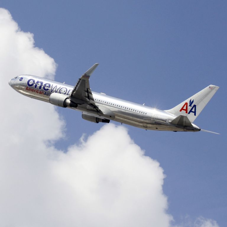 BOEING 767-300 (N395AN)