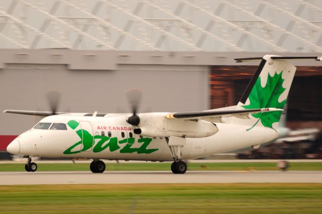 de Havilland Dash 8-100 (C-GONY)