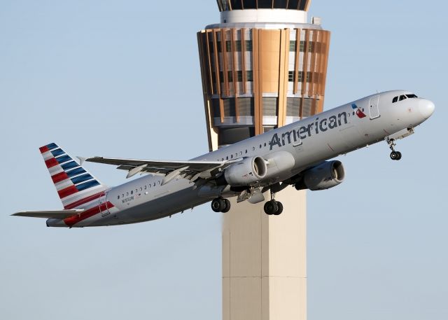 Airbus A321 (N191UW)