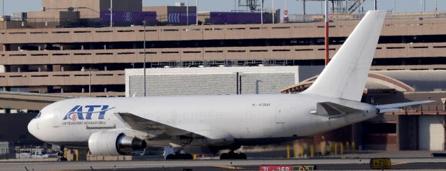 BOEING 767-200 (N739AX) - phoenix sky harbor international airport 15FEB20