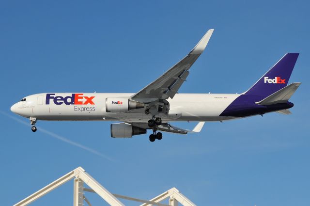 BOEING 767-300 (N68078) - Time Capsule Monday. 12-15-16 23-L. Fedex actually had five wingletted 767's at one time. This one was leased from Lan Chile for three years (2014-2017), ex N312LA. Now N534LA with Latam Cargo.