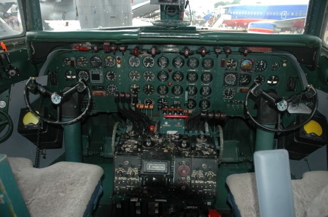 Douglas DC-7 (N836D)