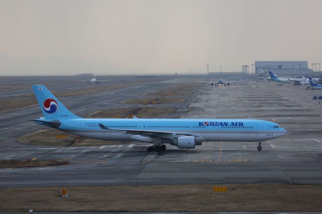 Airbus A330-300 (HL7550)