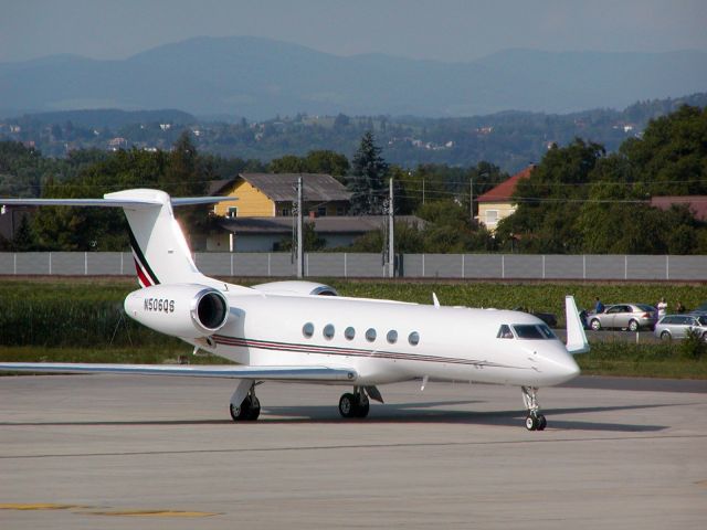 Gulfstream Aerospace Gulfstream V (N506QS) - Arnold Schwarzeneggers privatjet  -  Graz  -  2007-06-24  -  Gulfstream Aerospace