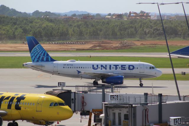 Airbus A319 (N877UA)