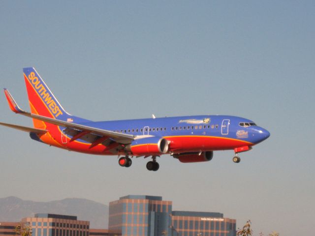 Boeing 737-700 (N912WN) - Landing on RWY 19R