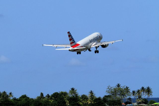 Airbus A319 (N701UW)