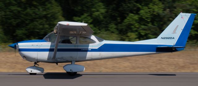 Cessna Skyhawk (N292DA) - Nice Wing View 