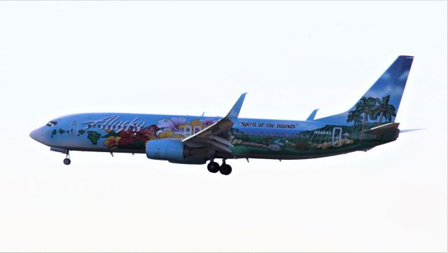 Boeing 737-800 (N560AS) - CUN-SEA  12-23-20