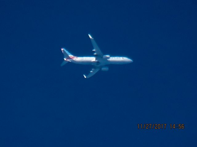 Boeing 737-800 (N994NN)