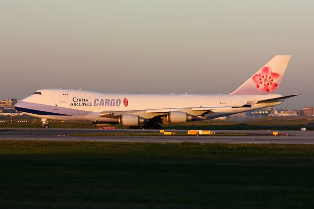 Boeing 747-400 (B-18708)