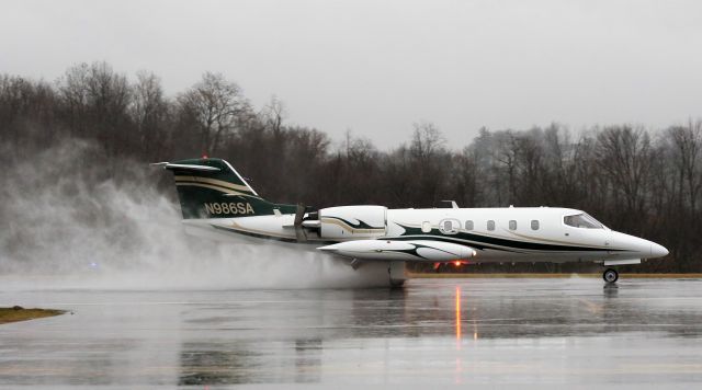 Learjet 35 (N986SA)