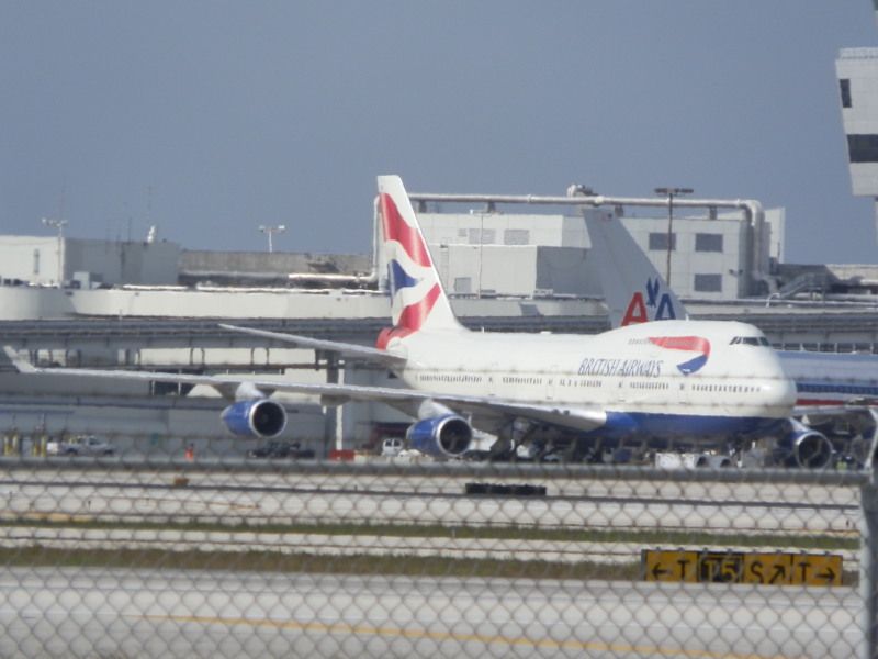 Boeing 747-400 (G-CIVB)
