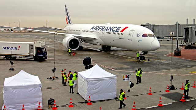 Boeing 787-8 (F-HRBA) - Inauguration.Prêt pour une boucle CDG/CDG au dessus de Biarritz et des Pyrénées.