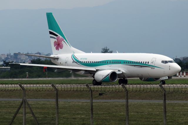 Boeing 737-700 (N737KA)