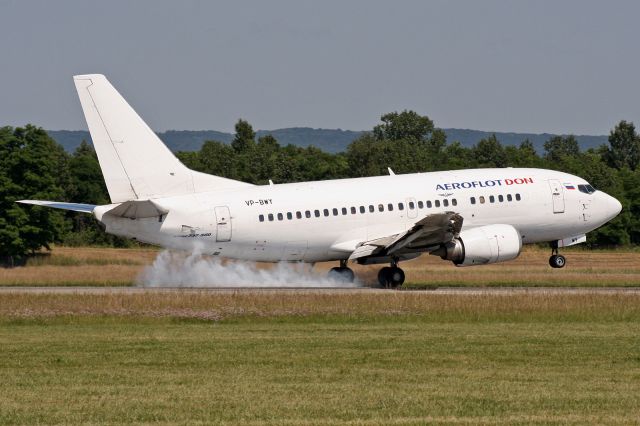 Boeing 737-500 (VP-BWY)