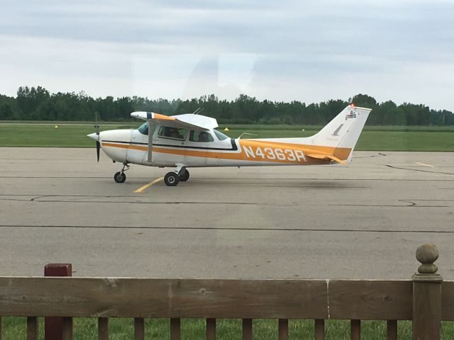 Cessna Skyhawk (N4363R) - A photo of me in the plane from inside the terminal