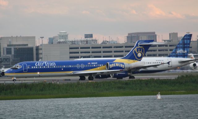 Boeing 717-200 (N932AT)