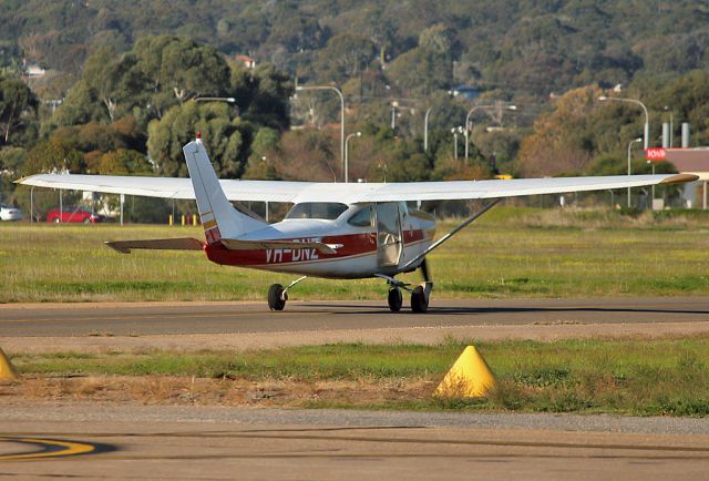 Cessna Skylane (VH-DNZ) - CESSNA 182H SKYLANE - REG VH-DNZ (CN 182-56174) - PARAFIELD AIRPORT ADELAIDE SA. AUSTRALIA - YPPF (26/6/2015)