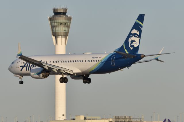 Boeing 737 MAX 9 (N919AK) - Watch out below! (Too Soon?) 5-L 02-24-25