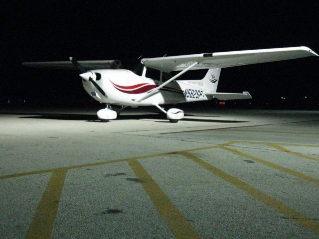 Cessna Skyhawk (NGF582)