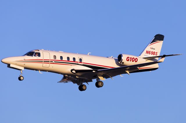 IAI Gulfstream G100 (N69BS)