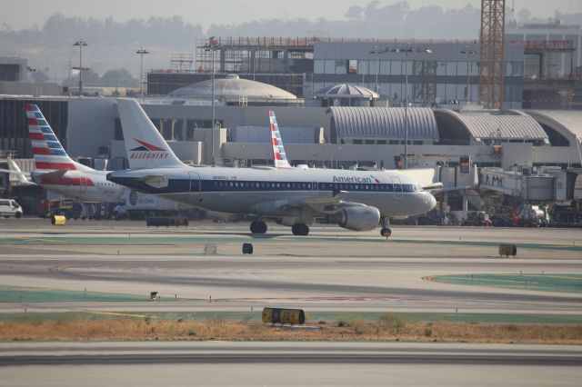 Airbus A319 (N745VJ)