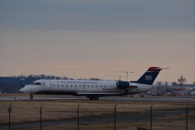 Canadair Regional Jet CRJ-200 (N216PS)