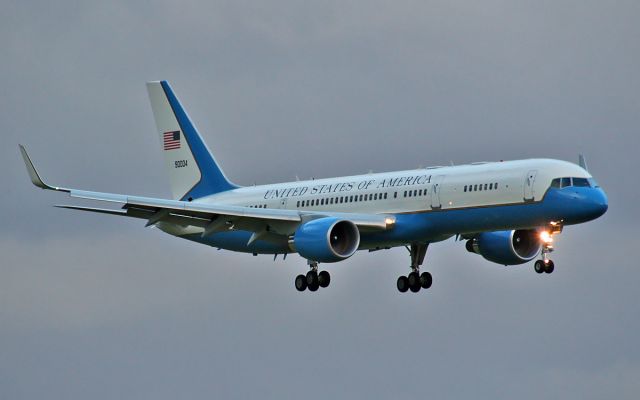 99-0004 — - usaf c-32a 99-0004 about to land at shannon 7/6/14.