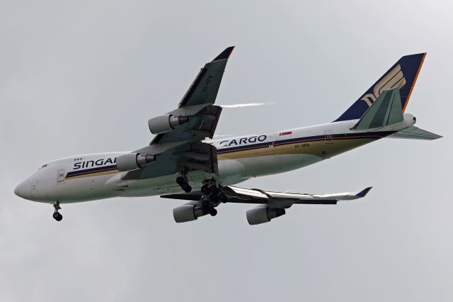 Boeing 747-400 (9V-SFN)