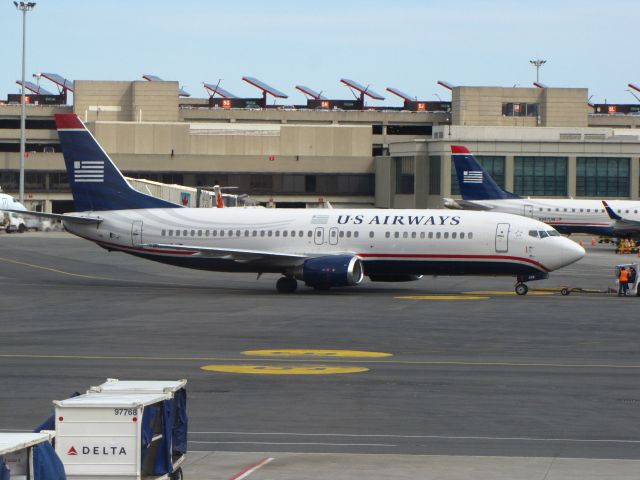 BOEING 737-400 (N438US)